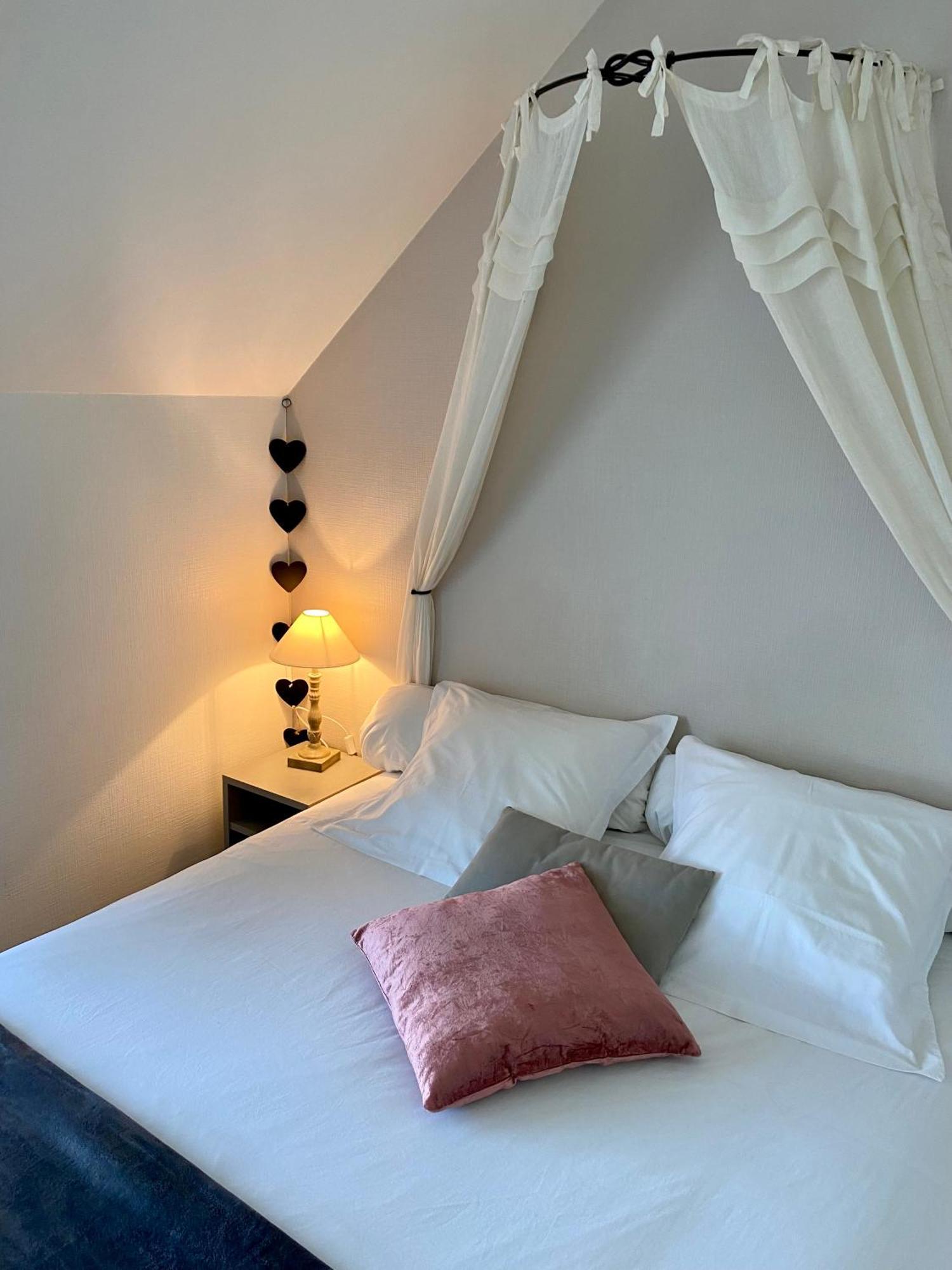 Le Relais De La Hardiesse 6Km Mont St Michel - Chambres Doubles - Suite Spa Privatif Courtils Екстер'єр фото